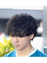 シリー 南風原店(SILLY)&nbsp;波巻きスパイラルパーマツイストスパイラルパーマセンターパート