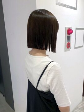 イト(ito) 【 ito ／ 梅田 】ぱつっとボブ×ストレートスタイル