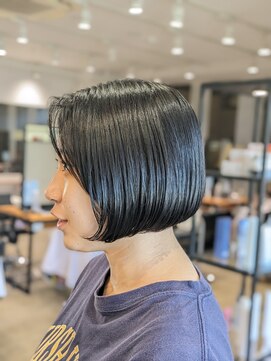 ケーオーエスビューティー(K O S beauty) ブラックミニボブ