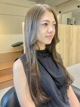 フイ(HUI) シルキーベージュくびレイヤーエモージュデザインカラー透明感