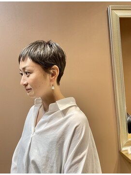 シェノン(Chainon) グレーアッシュカラーのベリーショート