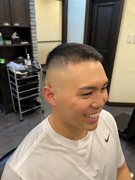 スカイマスターバーバー 渋谷(SKY MASTER BARBER) スキンフェードボウズ