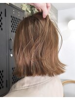 ヲタク(wotaku.)&nbsp;ハイライトカラーケアブリーチシークレットハイライト外はねボブ