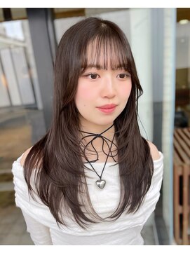エイン(EYN) ロングレイヤー×ダークブラウン/レイヤーカット/艶カラー