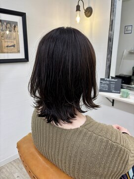 トロヘアー(TORO HAiR) 肩ハネダークミディ
