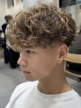 フィフス(fifth) 原宿スペインカールメンズカットフリンジカットツーブロック茶髪