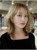 ミディアム顔周りレイヤーオリーブベージュブリーチ_F21168