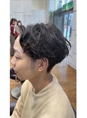センターパートのニュアンスパーマ