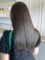 セプト 天神大名(SEPT.)&nbsp;オリーブベージュ 暗髪 髪質改善 ツヤ髪ストレート ロング