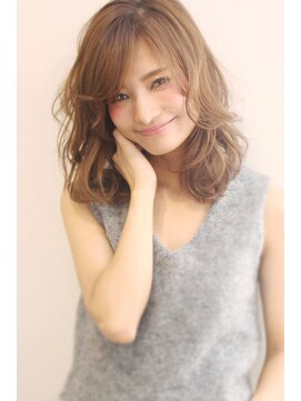 マリアバイアフロート(Maria by AFLOAT) 【重山】ひし形シルエットグレージュマッシュウルフセミディ♪