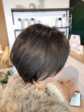 アミィヘアー(Ami Hair) ミニショート×暗髪カラー