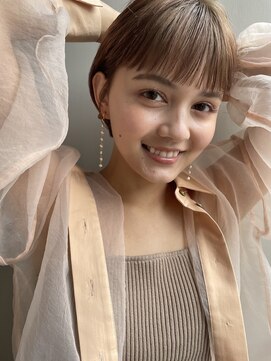 ブラウヘアアンドケア(care) お洒落ハイトーンタイトショート