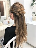 ルーズなお団子ハーフアップ
