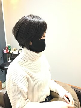 ワ ヘアー(wa-hair) 大人可愛い20代30代40代黒髪前下がりショートボブ小顔ショート