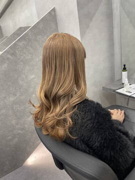 ジエクト カナウ(The Ect canow) ミルクティーカラー　ブリーチ１回　コテ巻き