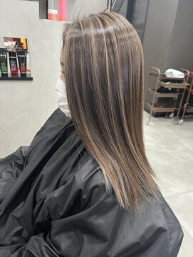 リッシュ(RISH) コントラストハイライト/ブリーチ/セミロング/ロング/20代#M9VH