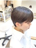 ショートボブ 耳かけスタイル