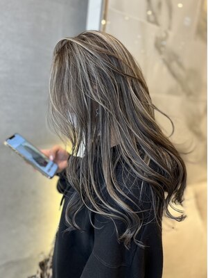 【CUT/COLORコンテスト受賞者多数輩出】Trendを熟知し、骨格や髪質に合わせたStyleで憧れHairに［心斎橋］