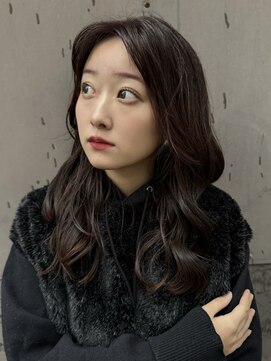 メイカ(MEIKA) ”レッドブラウン×ふわっとカール” なかもと はな