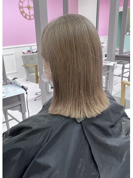 シャルティア(SHALLTIA) 切りっぱなしボブ【山口市美容室】【山口市ハイトーン】