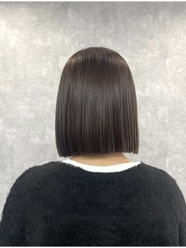 イデアル(Ideal) ボブ/ミニボブ/切りっぱなしボブ/外ハネ/外ハネボブ/前下がり
