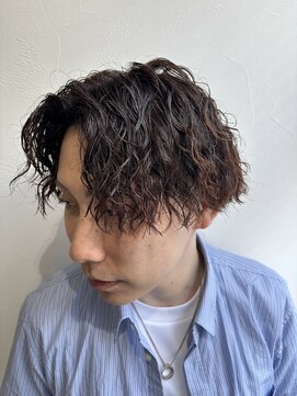 グラフ 立川(Graph.) センターパートスパイラル縦落ちマッシュ