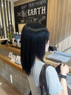 アース 三軒茶屋店(HAIR&MAKE EARTH) 光に当たると透ける、透明感たっぷりのブルーブラック
