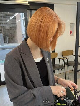 シーカ ニカイ(siika NIKAI) 絶妙！秋冬人気のアプリコットオレンジ