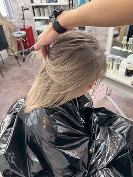 リファイン バイ アフィナー 本厚木店(Refine by Afinar) ブリーチハイライト髪質改善ダブルカラーレイヤーカット/本厚木