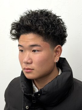 アストロ(ASTRO) メンズスパイラル×フェードショート/顔そり