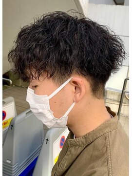 ジーニー 新百合ヶ丘(Genie) フェザーパーマサーフカール刈り上げセンターパート