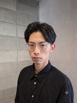 ワンワンオー バーバーショップ コンチネンタル(@110 BARBER SHOP continental) センターパート