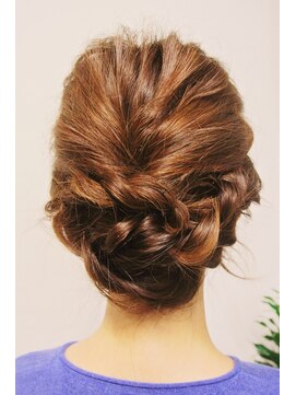 ウリカ(ullica) ねじりアップスタイル