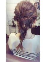 ダブル ヒッチ ヘア(W Hitch hair)&nbsp;編み込みアレンジ