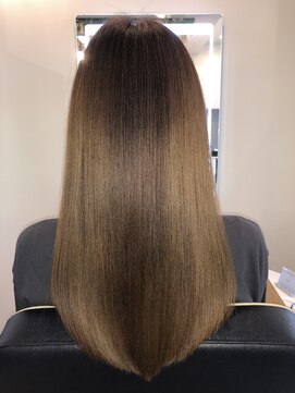アールサロン アオヤマ(Rr SALON AOYAMA) プラチナミネコラストレート
