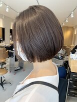 ショートボブ×透け感グレージュ_TREAT浦安