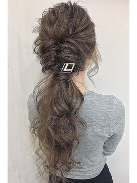 リア 大阪梅田(Ria) ～ハーフアップ風ハイライトローポニーテール～【Ria大阪 梅田】