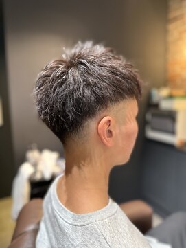 メンズサロン DATE 万博公園店 スキンフェードスラッシュモヒカン