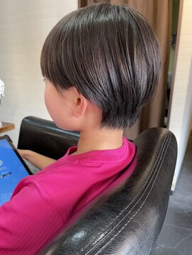 ヌーベルヴァーグ(Nouvelle Vague) 大人可愛い20代30代40代黒髪前下がりショートボブ丸みショート◎