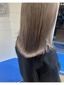 バズ(BUZZ) 夏のホワイトベージュ！