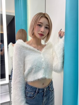 テイス 新宿(TACE) ミルクティーベージュ、ハイトーン