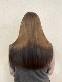 リアム ヘアアンドメイク(liam hair and make)の写真/《水の100倍の浸透力で、保湿＆補修◎》究極の髪質補正トリートメントがあなたの艶髪を完成させる！