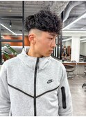 スキンフェードスパイキーショートパーマ短髪刈り上げ