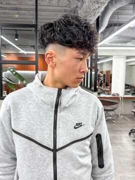 ニコ トウキョウ ロジック(nico TOKYO Logic) スキンフェードスパイキーショートパーマ短髪刈り上げ