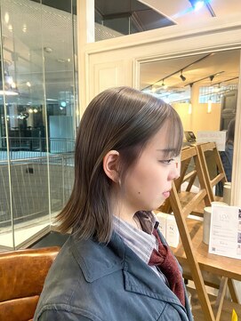 ロンド(RONND) 光をまとうグレージュ