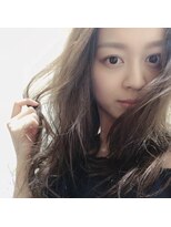 ユーレカ(Eureca)&nbsp;エアリー感のあるセミロング