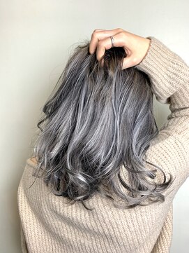 ヘアサロンエムフィス 池袋東口(HAIR SALON M Fe's) ☆ハイライトで作るモノトーンカラー☆