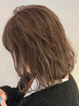 ビーチ(BEACH) 【BEACH/チナツ】アッシュベージュ厚めバングスリークボブ