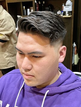 ヒロギンザバーバーショップ 大宮店(HIRO GINZA BARBER SHOP) 前髪がキマる　パーマ サイドパート　スキンフェード　大宮