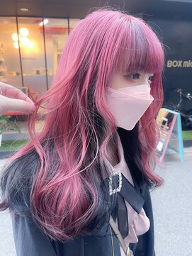 ボックスミコ(Box mico.) 【BOXmico.】ピンク×ブラックインナーのガーリー艶ロング